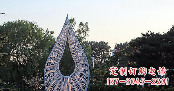 唐山水滴雕塑给公园带来流动的美