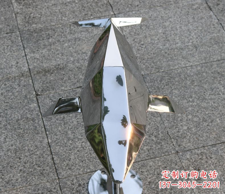 唐山海豚雕塑令不锈钢广场更加灿烂