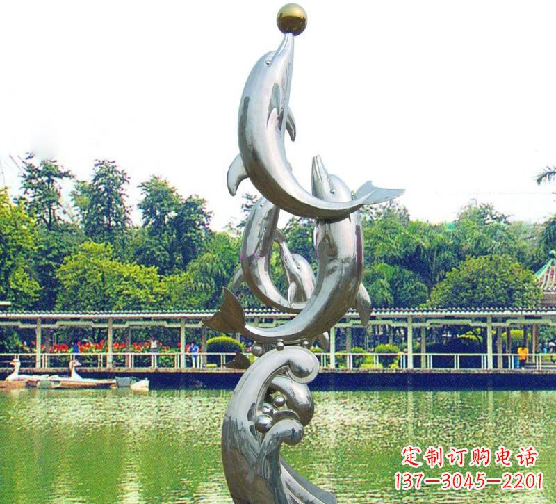 唐山海豚的美丽雕塑