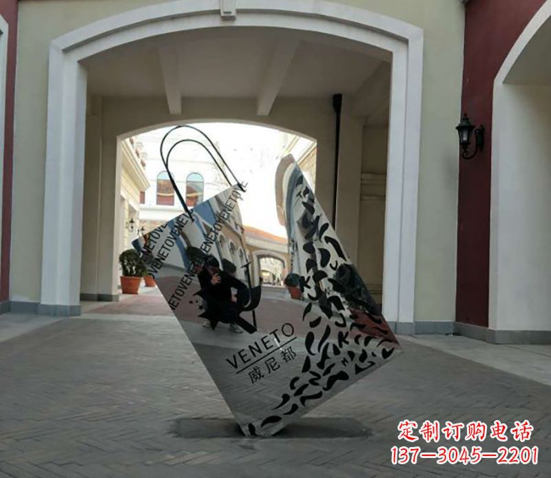 唐山不锈钢镂空购物袋雕塑——艺术精美的装饰品
