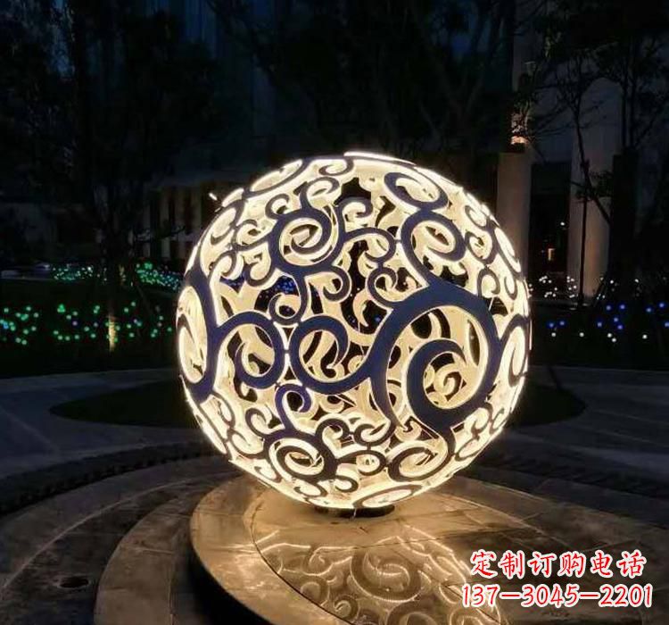 唐山不锈钢镂空球喷泉雕塑艺术性的水景装饰