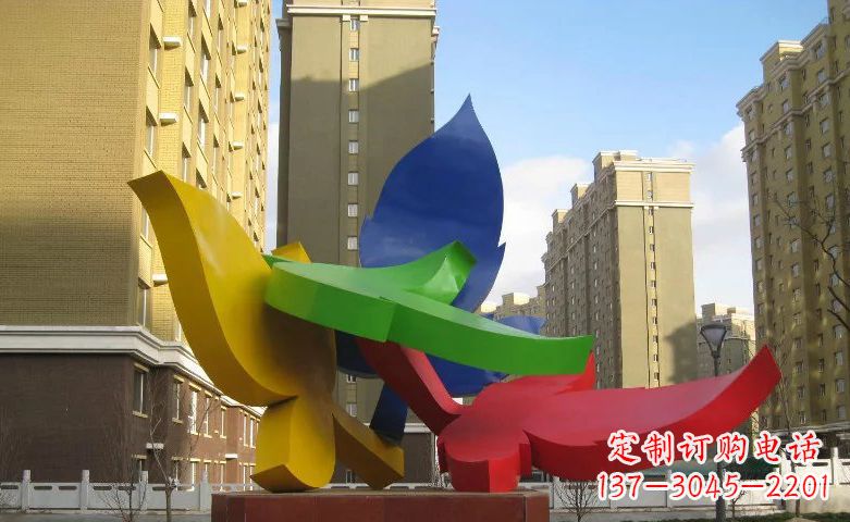 唐山不锈钢树叶景观雕塑美丽而精致