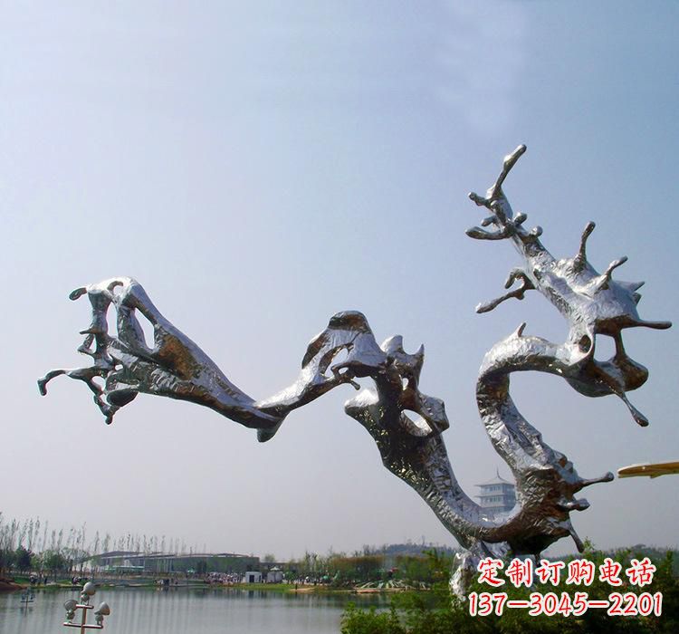 唐山不锈钢水滴雕塑体现自然之美