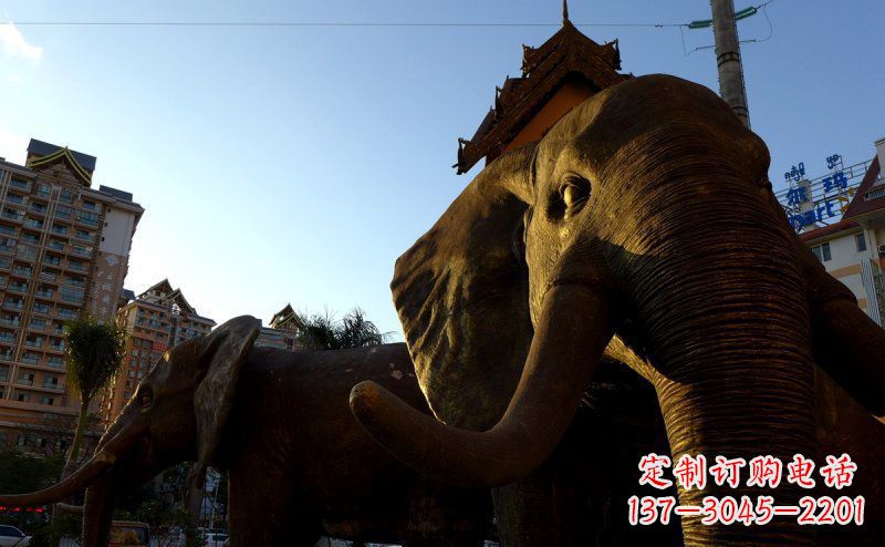 唐山步行街上的大象雕塑——给街道带来活力