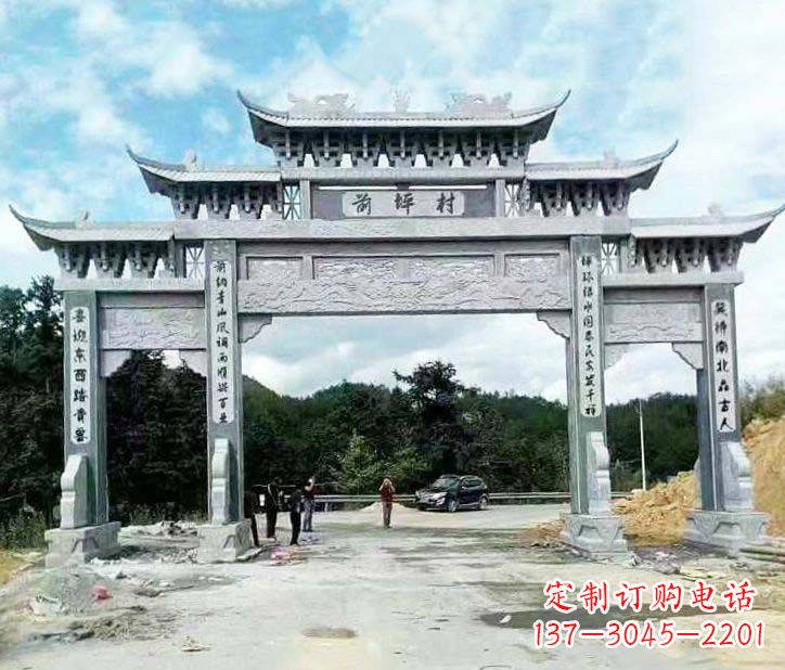 唐山村庄三门石牌坊石雕的内容。