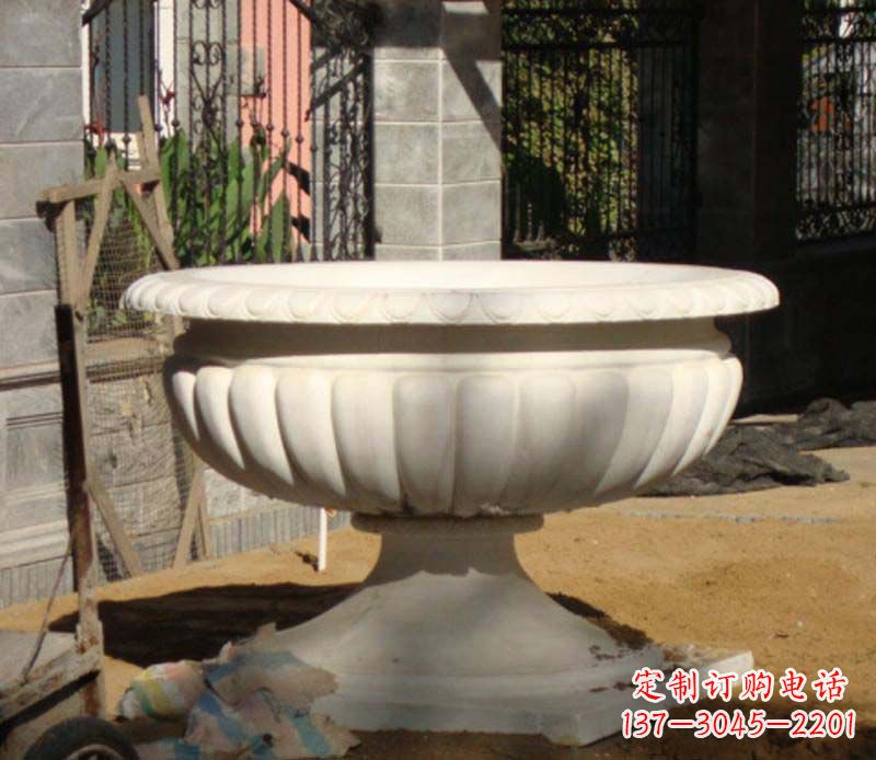 唐山精美大理石花盆雕塑