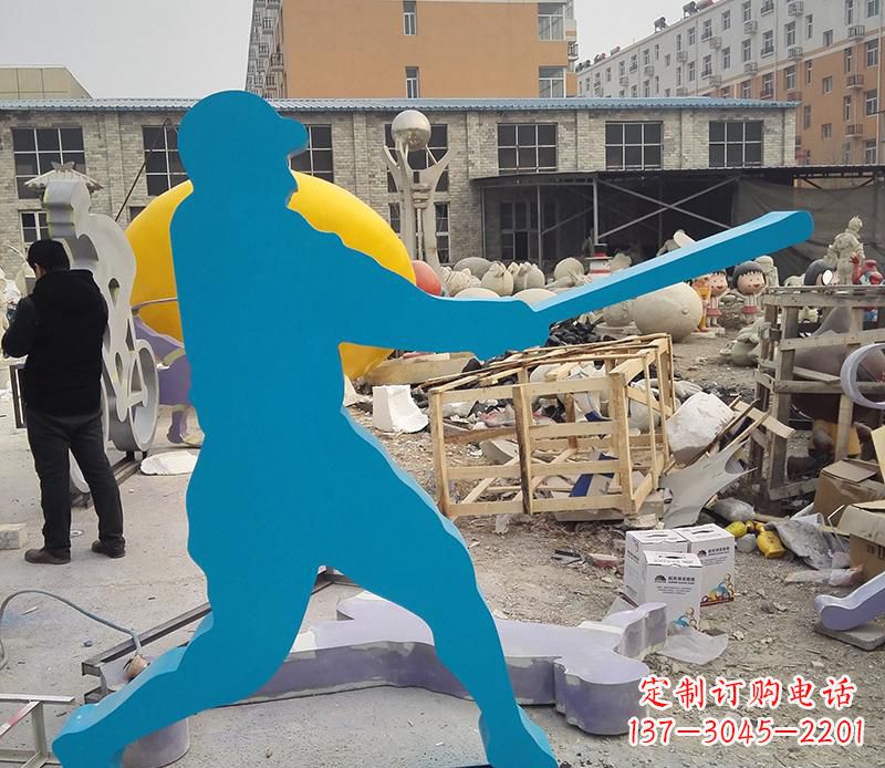 唐山公园不锈钢打棒球雕塑2