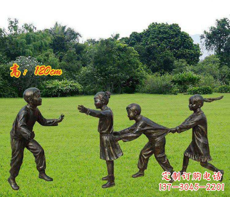 唐山公园玩老鹰捉小鸡的儿童小品铜雕 (2)