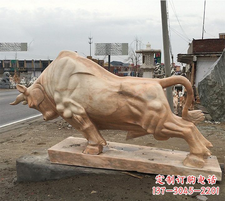 唐山广场晚霞红牛雕塑