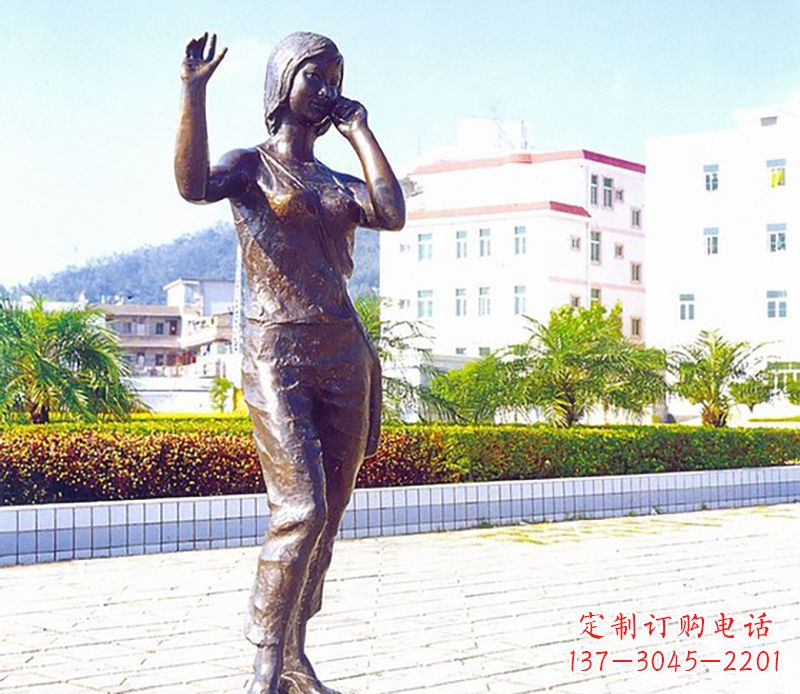 唐山美女打电话广场景观铜雕