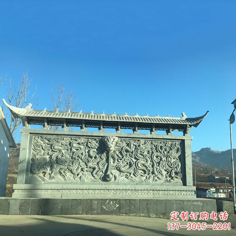 唐山青石九龙壁，精美雕塑饰衬城市广场