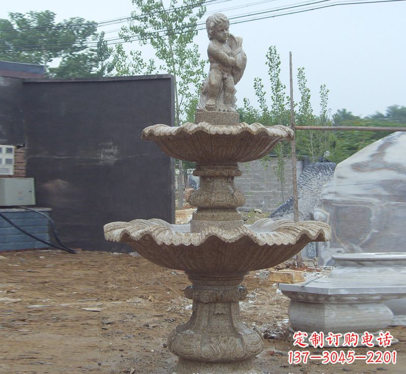 唐山双手捧钵的石雕佛像