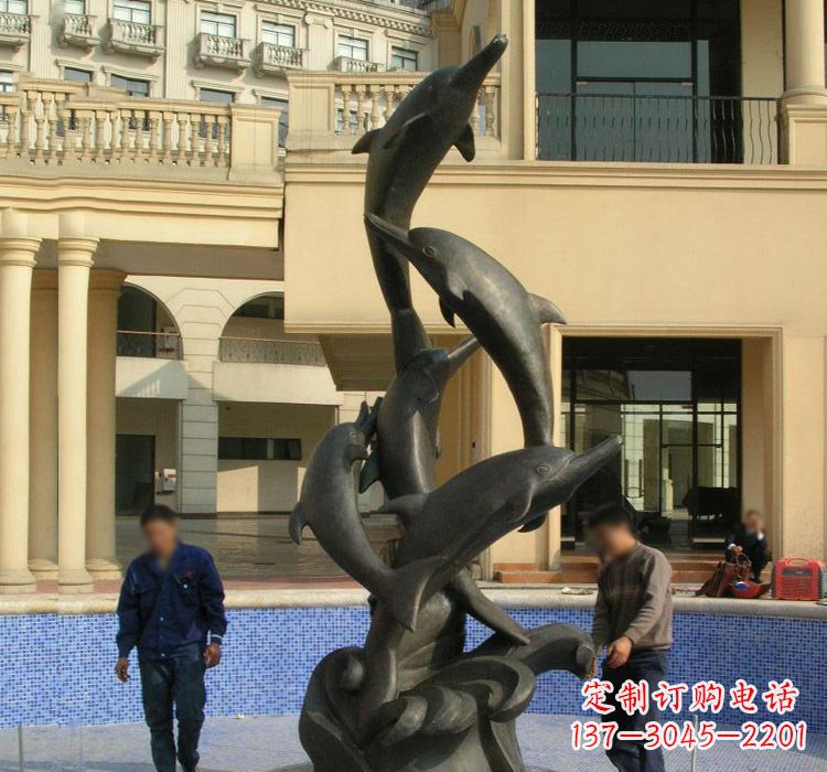 唐山跳跃海豚雕塑